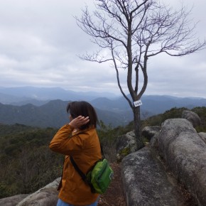 20160214 傘山　登山道整備にビックリポン！